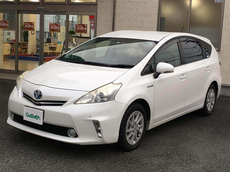 Toyota prius alpha 2013