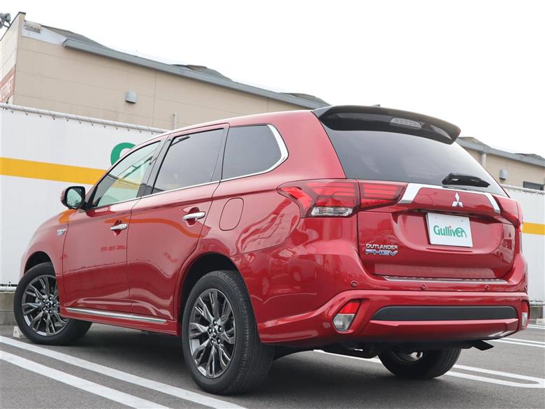 三菱,アウトランダーPHEV,Sエディション,2017年式(平成29年式),赤,ID52636058 中古車検索のガリバー